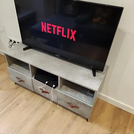 Rua Nova Apartment, Bajo Con Jardin, Netflix Y Ps4, 2 *